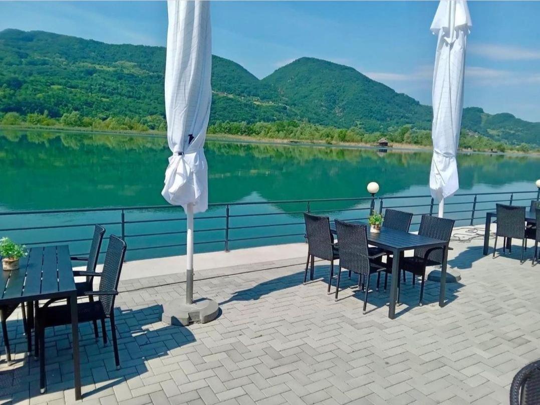 Montekarlo Na Drini Bed & Breakfast Mali Zvornik Bagian luar foto