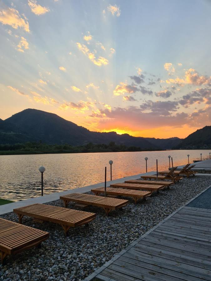 Montekarlo Na Drini Bed & Breakfast Mali Zvornik Bagian luar foto