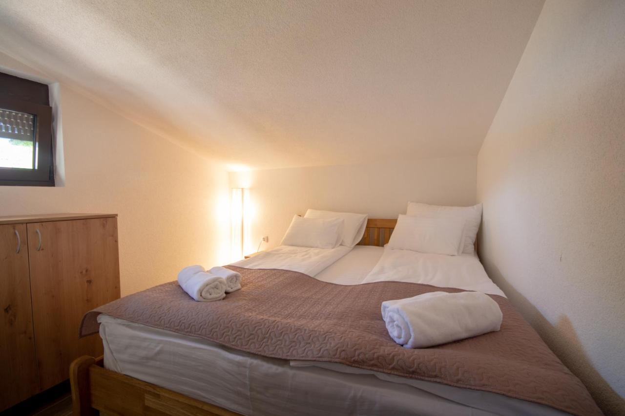 Montekarlo Na Drini Bed & Breakfast Mali Zvornik Bagian luar foto